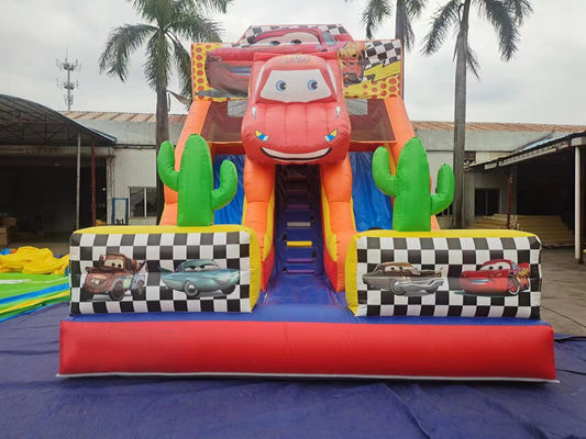 Slide gonfiabili a tema auto da corsa personalizzati 8x5x6m