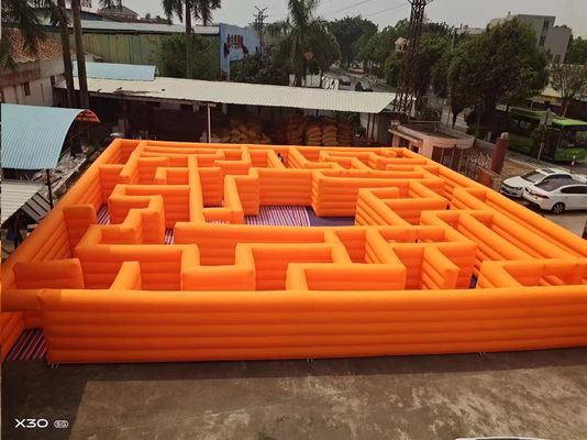 Orange 100SQM Parco esterno Parco giochi labirinto gonfiabile In vendita