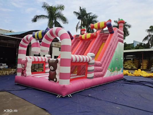 Slide gonfiabili in stile rosa per il rental di eventi