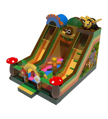 Parco giochi per bambini slitta gonfiabile con funghi in affitto