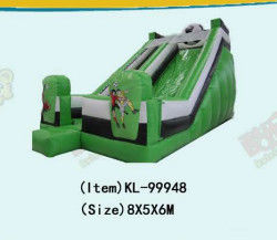 Parco giochi per bambini scivolo di calcio verde gonfiabile In affitto
