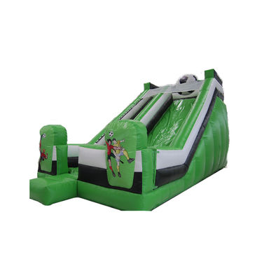 Parco giochi per bambini scivolo di calcio verde gonfiabile In affitto