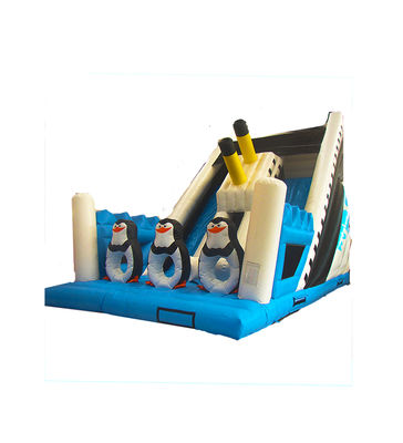 Parco giochi per bambini scivolo gonfiabile per pinguini in affitto
