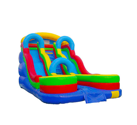Slide gonfiabili dai colori vivaci con strutture ad arco blu
