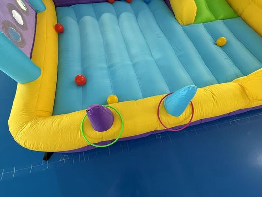 Polyester Oxford gonfiabile viola giallo blu scivolo con gioco di lancio