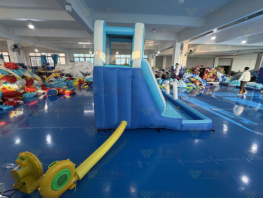 Polyester Oxford Slide d'acqua blu gonfiabile con palle d'oceano per bambini Parco divertimento