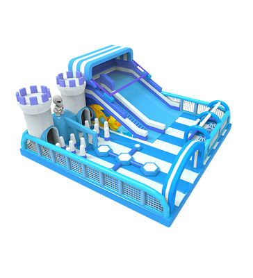 Castello gonfiabile blu: divertimento per piccoli esploratori Avventura - zona di gioco pronta