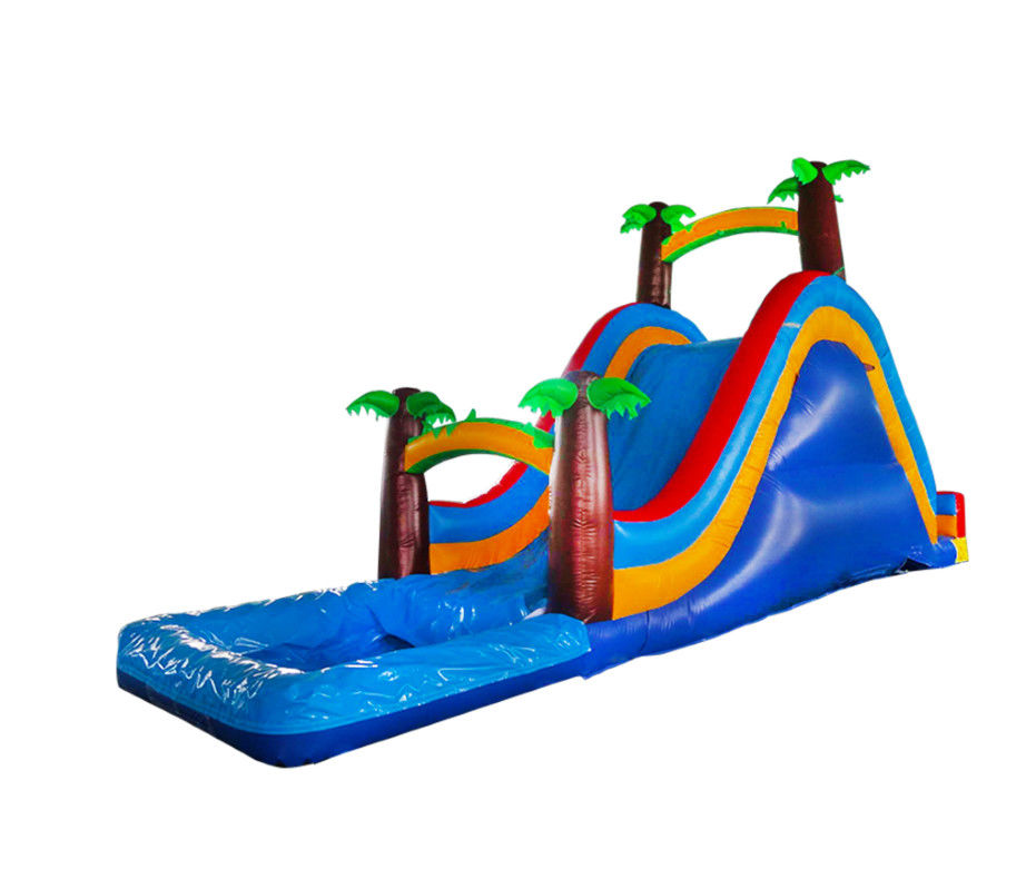 Vibrante e colorata scivolo gonfiabile per bambini emozionante esperienza di scivolo